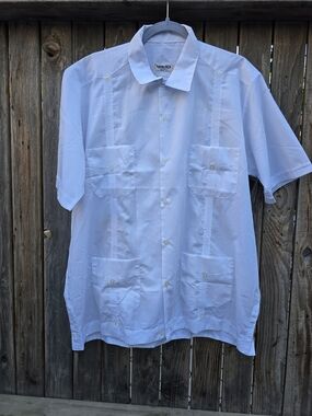 Classic White Guayabera Short Sleeve Shirt Size L